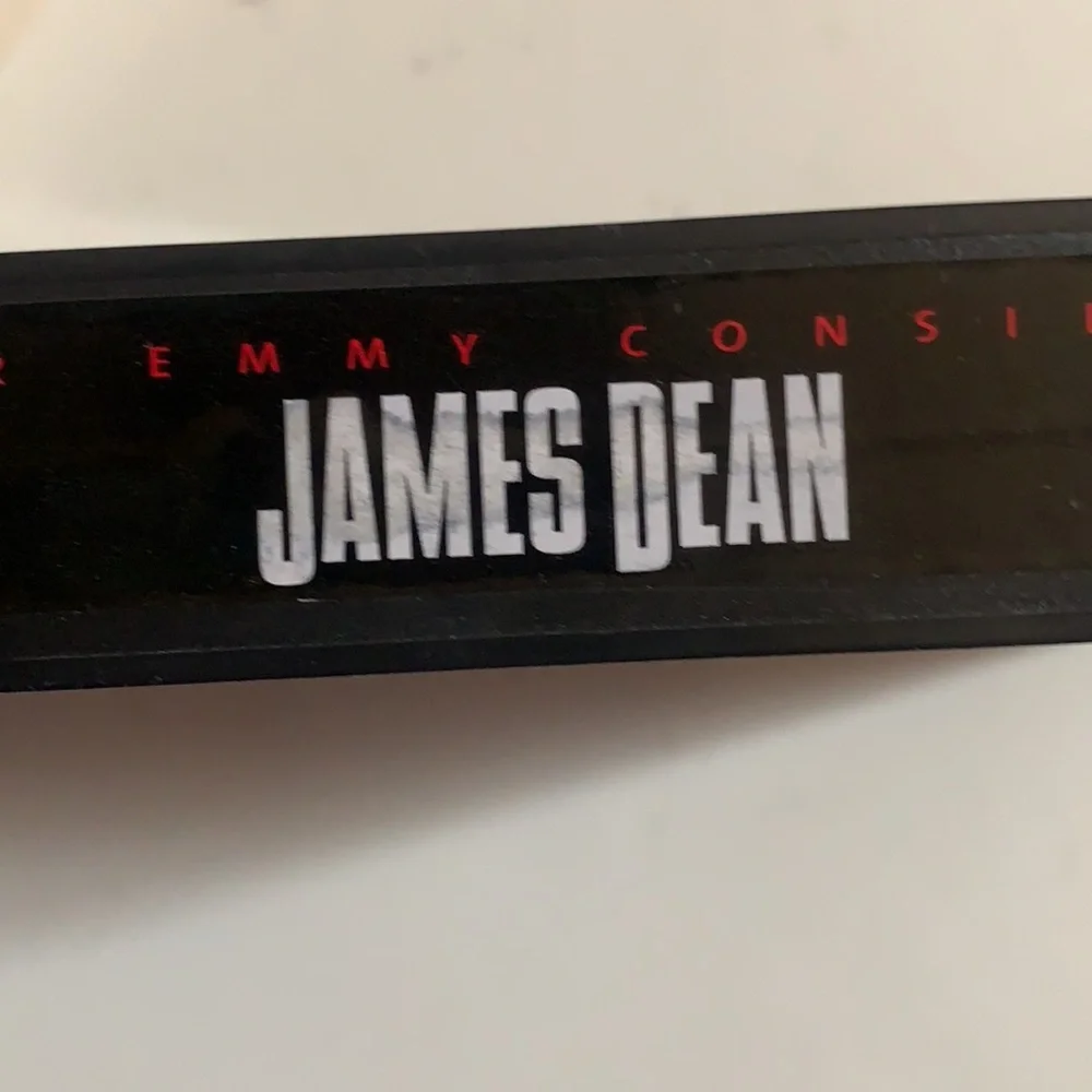JAMES DEAN VHS. Pre viewed. PREMIER AUGUST 2001